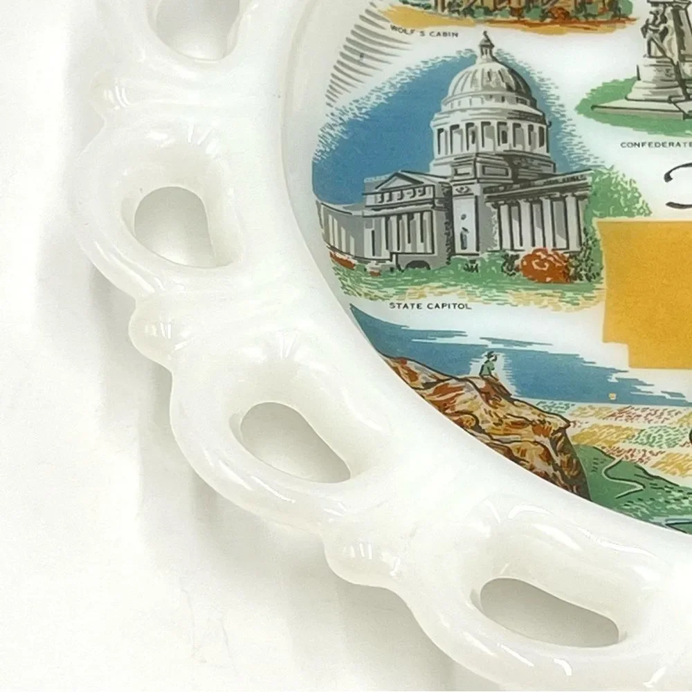 Vintage‎ 1960s Arkansas Decorative Milk Glass Travel State Souvenir Plate